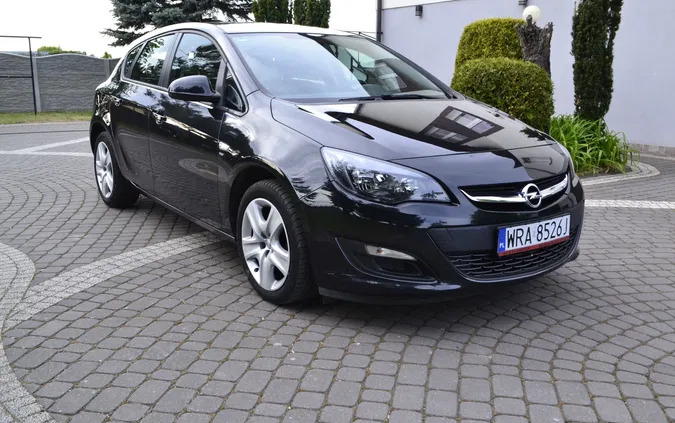 samochody osobowe Opel Astra cena 32900 przebieg: 135000, rok produkcji 2014 z Radom